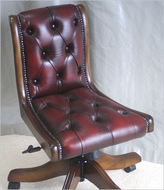 9046 Custom Made Desk Chair "Cambridge" in Red. 0754 564 1953 (5 of 5)